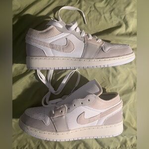 Nike Air Jordan 1 Low SE Craft Size 6.5 Y Grey/Beige/White NWOT